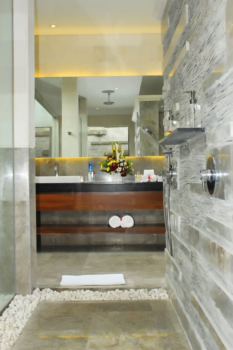 Villa, 2 Bedrooms, Private Pool | Bathroom | Separate tub and shower, deep soaking tub, rainfall showerhead