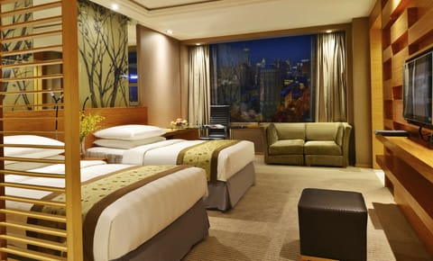 Premier Room, 2 Twin Beds | 1 bedroom, premium bedding, down comforters, minibar