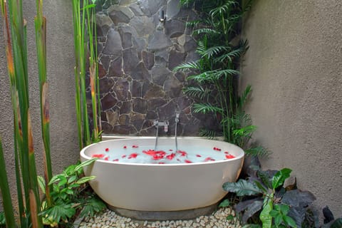 Honeymoon Villa, Private Pool | Bathroom | Separate tub and shower, deep soaking tub, rainfall showerhead