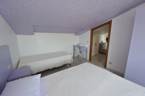 Penthouse, 2 Bedrooms, Private Bathroom, Ocean View | Premium bedding, desk, iron/ironing board, free cribs/infant beds