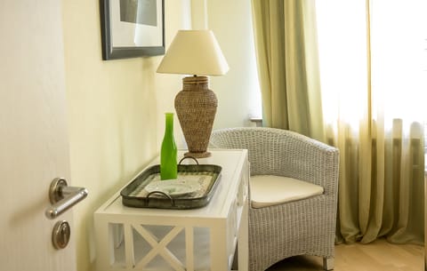 Suite (Suite for single use) | Living area | Flat-screen TV