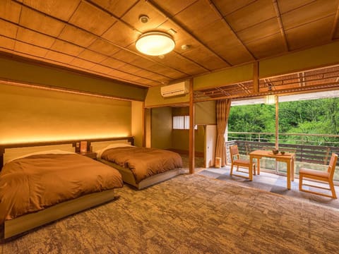 Standard Western Style Room without Bath, Non-Smoking | In-room safe, desk, free WiFi