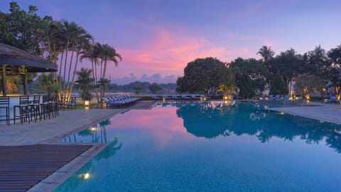 Outdoor pool, pool umbrellas, sun loungers