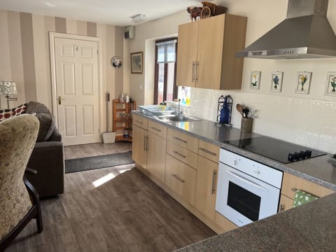 Apartment, 1 Bedroom (The Annex) | Private kitchen | Coffee/tea maker, electric kettle