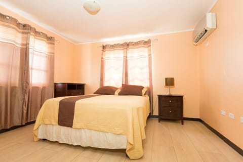 Premium Apartment, 2 Bedrooms, Ocean View, Executive Level | 2 bedrooms, Egyptian cotton sheets, premium bedding, in-room safe
