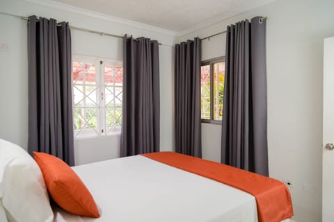 Deluxe Apartment, 2 Bedrooms, Mountain View, Executive Level | 2 bedrooms, Egyptian cotton sheets, premium bedding, in-room safe