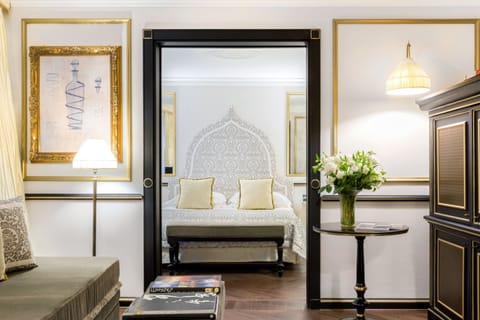 Splendid Heritage Suite (Suite Temptation) | Premium bedding, minibar, in-room safe, desk