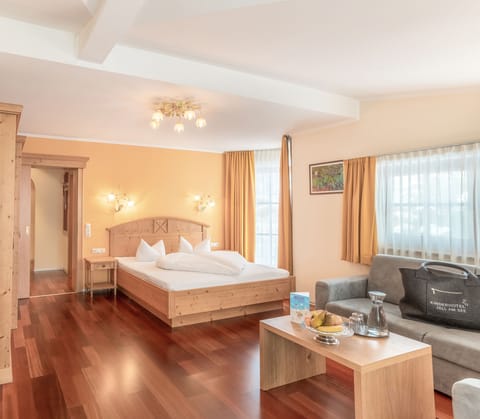 Basic Room | 2 bedrooms, hypo-allergenic bedding, pillowtop beds, in-room safe