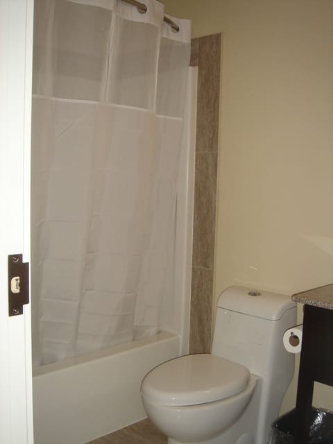 Standard Room, 2 Queen Beds | Bathroom | Combined shower/tub, towels