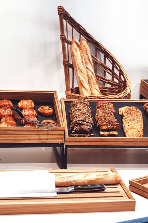 Daily buffet breakfast (EUR 27 per person)