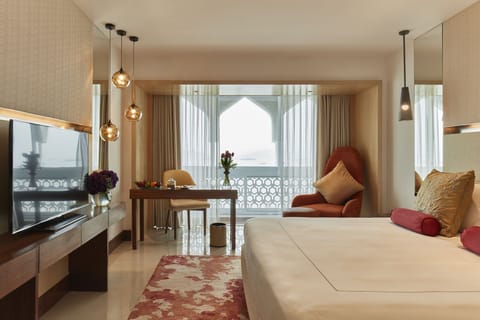 Deluxe Room Sea View | Premium bedding, minibar, in-room safe, individually decorated