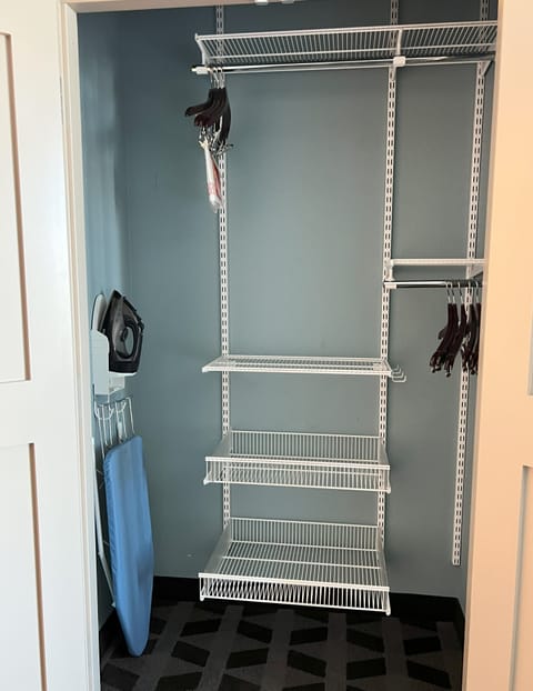 Studio, 1 King Bed, Non Smoking, Bathtub (Mobility / Hearing Accessible Room) | In-room safe, iron/ironing board, free cribs/infant beds, free WiFi