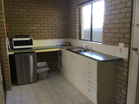 2 Bedroom Apartment - Double Rate | Private kitchenette | Fridge, microwave, stovetop, coffee/tea maker