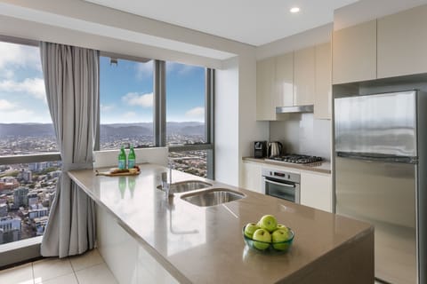 3 Bedroom Altitude Suite | Private kitchen | Full-size fridge, microwave, stovetop, dishwasher