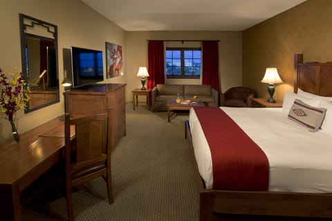 Deluxe Room, 1 King Bed, Multiple View (Deluxe King) | Premium bedding, pillowtop beds, in-room safe, desk