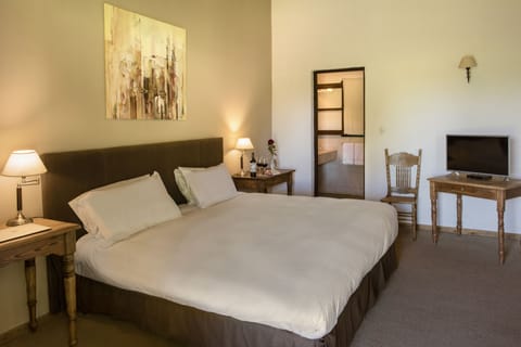 Double Room, 1 King Bed | Premium bedding, Select Comfort beds, in-room safe