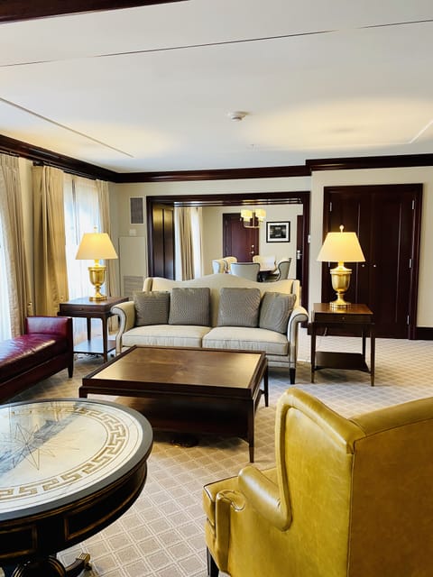 Presidential Suite, 1 King Bed | Living area | 27-inch TV with cable channels, pay movies, MP3 dock