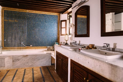 Standard Double or Twin Room | Bathroom | Bathtub, deep soaking tub, designer toiletries, hair dryer