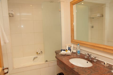 Suite, Garden View (Diplomatic) | Bathroom | Free toiletries, hair dryer, bathrobes, slippers
