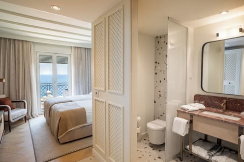 Superior Double/Twin Room Villa Camellia Sea View | Minibar, in-room safe, desk, blackout drapes