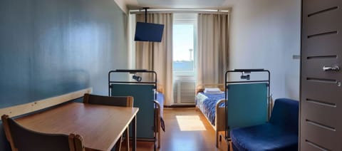 Free WiFi, bed sheets