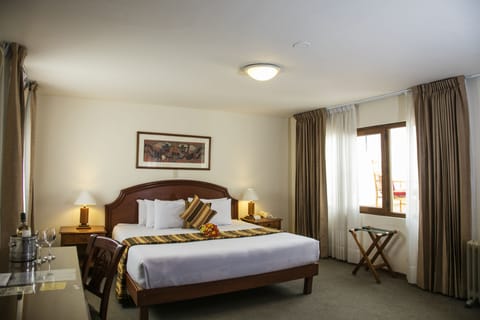 Junior Suite | In-room safe, blackout drapes, free WiFi, bed sheets
