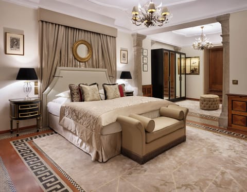 Exclusive Suite, 1 King Bed, Terrace, City View | Premium bedding, minibar, in-room safe, individually decorated