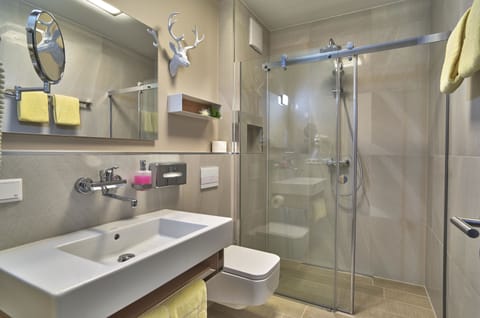 Classic Quadruple Room, 1 Bedroom, Balcony, Garden View | Bathroom | Shower, free toiletries, hair dryer, towels