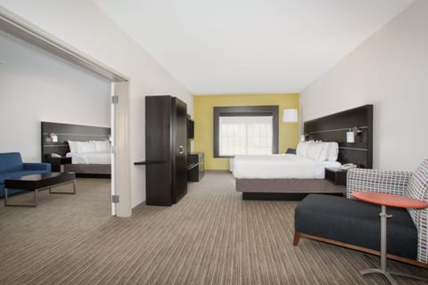 Suite, Multiple Beds | Desk, blackout drapes, iron/ironing board, free cribs/infant beds