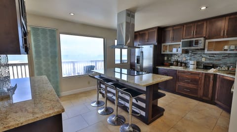 Penthouse | Individually decorated, individually furnished, desk, free WiFi