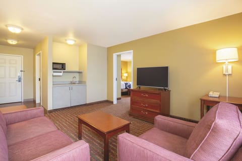 Suite, 1 King Bed, Non Smoking | Premium bedding, pillowtop beds, desk, laptop workspace