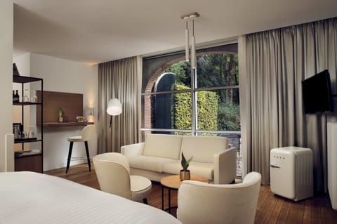 Junior Suite, 1 King Bed | Select Comfort beds, minibar, in-room safe, individually furnished