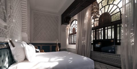 Royal Suite | Egyptian cotton sheets, premium bedding, pillowtop beds, minibar