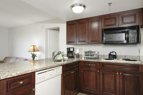 Deluxe Condo, 2 Bedrooms, Non Smoking | Private kitchen | Fridge, microwave, stovetop, dishwasher