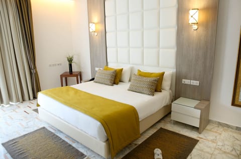 Deluxe Suite | Premium bedding, minibar, in-room safe, desk