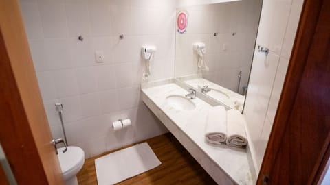 Shower, eco-friendly toiletries, hair dryer, towels