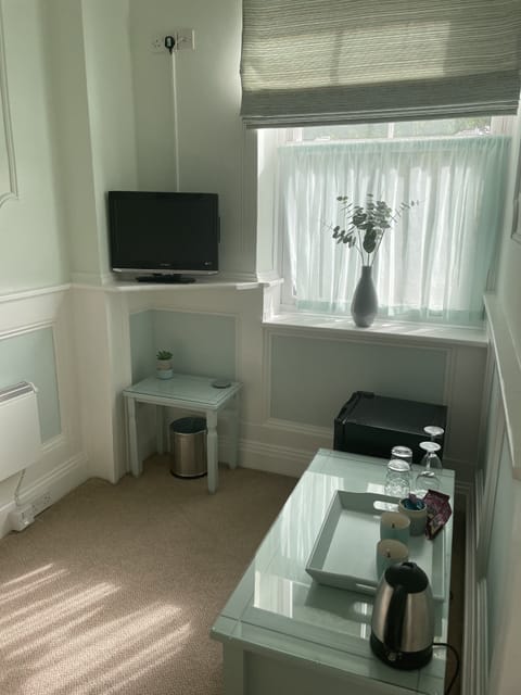 Suite (JAPONICA) | In-room safe, individually decorated, iron/ironing board, free WiFi