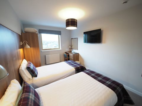 Standard Twin Room | Desk, iron/ironing board, free cribs/infant beds, free WiFi