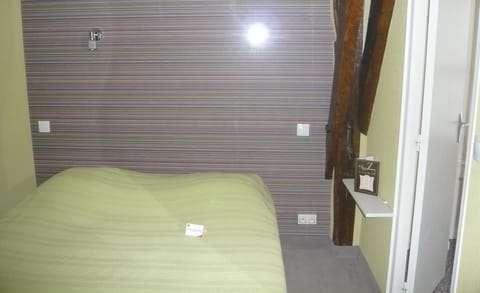 Double Room | Desk, soundproofing, iron/ironing board, free WiFi