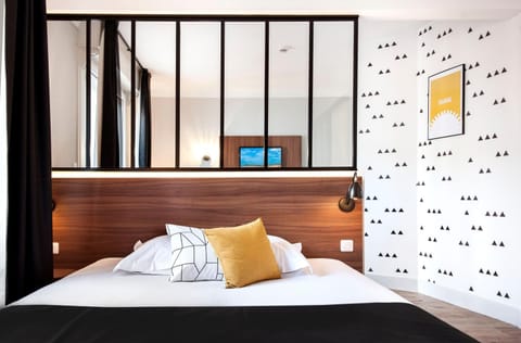 Soundproofing, free WiFi