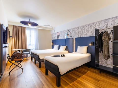 In-room safe, desk, soundproofing, iron/ironing board