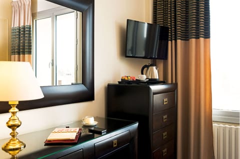 Minibar, in-room safe, desk, blackout drapes