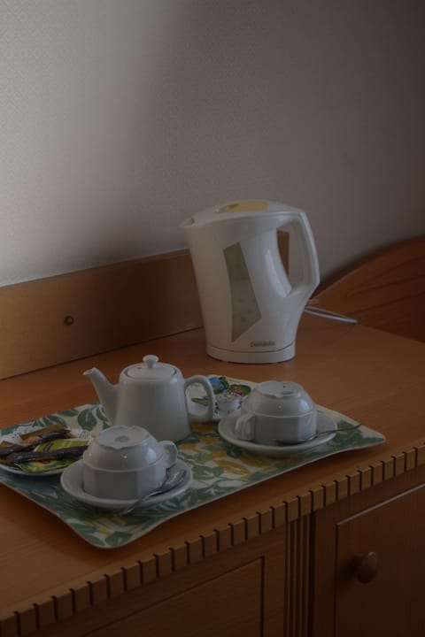 Suite, City View | Coffee and/or coffee maker