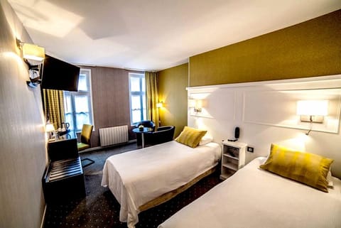 Standard Twin Room, 1 Bedroom, Private Bathroom | In-room safe, desk, soundproofing, free WiFi