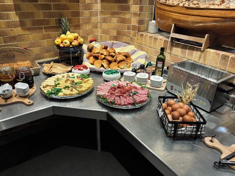 Daily buffet breakfast (EUR 9.50 per person)