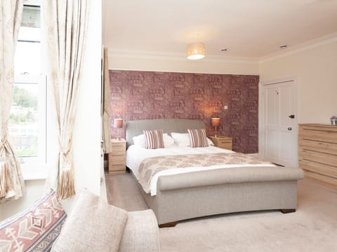 Superior Double Room, Ensuite, Garden View