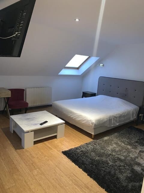 Family Suite | Desk, blackout drapes, soundproofing, rollaway beds