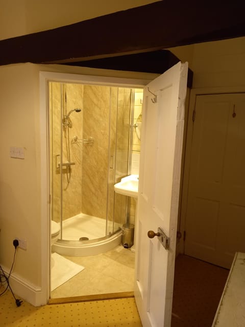 Double Room, Private Bathroom | Bathroom