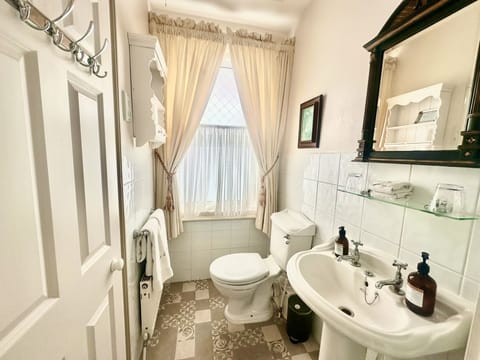 Superior Double Room, Ensuite (Leopold Room) | Bathroom