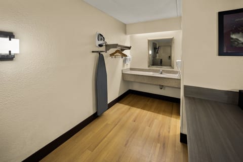 Superior Room, 1 King Bed (Smoke Free) | Desk, laptop workspace, blackout drapes, free cribs/infant beds